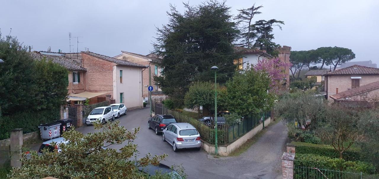 Апартаменты La Casina Di Jo Сиена Экстерьер фото